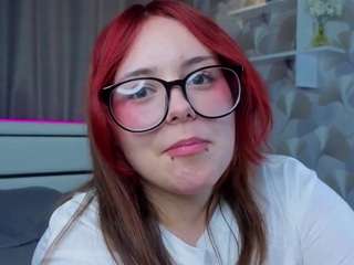 Sexy engelgoldston on Camsoda Live Now!