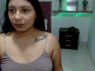 Sexy pixiefuckass on Camsoda Live Now!