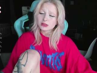 Sexy sexy-goth on Camsoda Live Now!