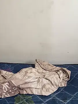 Yassminsexy22 from Stripchat