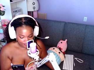 🔥 Sexy strawberrychub on Camsoda Live Now!