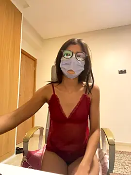MorrocoXcute from Stripchat
