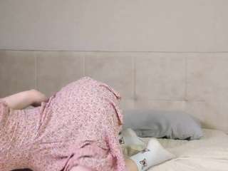 Sexy evalynkinkin on Camsoda Live Now!