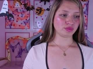 🔥 Spicy luisa-lulu-t on Camsoda Live Now!