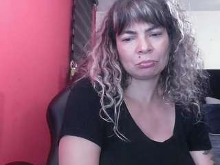 Hot yayita81 on Camsoda Live Now!