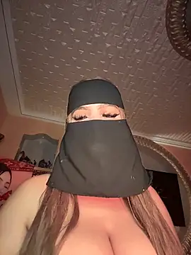 Queentaraf999 from Stripchat