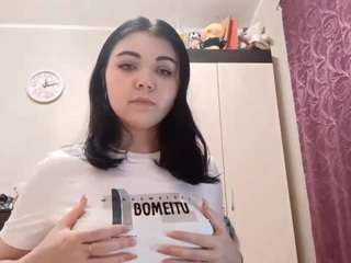 Sexy abi-bee on Camsoda Live Now!