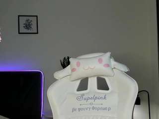 Spicy elliediaz on Camsoda Live Now!