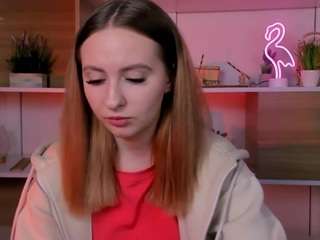 Spicy laura-sween on Camsoda Live Now!