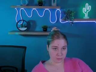 Spicy megan-cold on Camsoda Live Now!