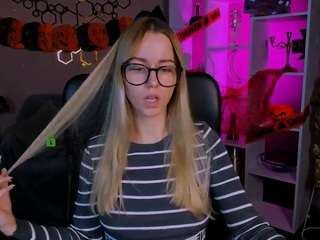 Spicy suzi-love on Camsoda Live Now!