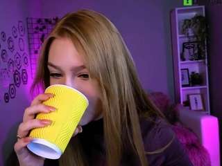 🔥 Hot playful-sophie on Camsoda Live Now!