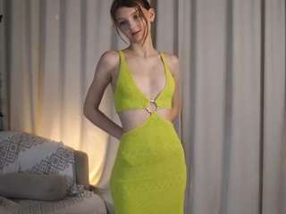 🔥 Hot queeniegrindell on Camsoda Live Now!