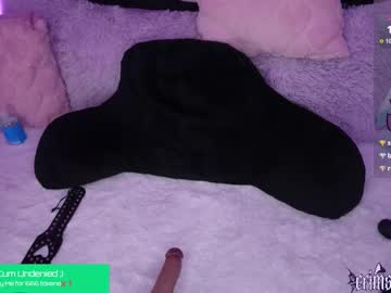 🔥 Sexy Crimson Kitten on Chaturbate Live Now!