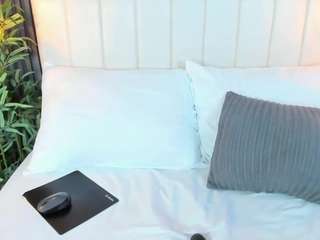🔥 Sexy linaglam on Camsoda Live Now!