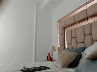 Hot ema-castillo on Camsoda Live Now!