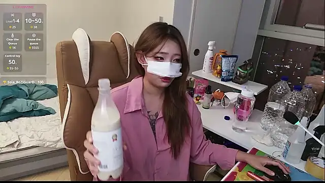 Milk Sola from Stripchat
