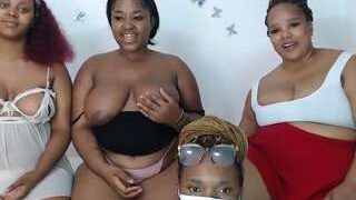 Hot juicyjasminx22 on Camsoda Live Now!