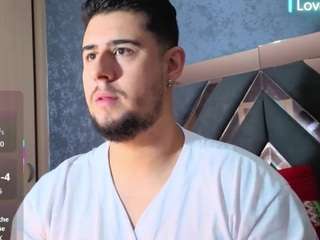 Hot ryan-evanss on Camsoda Live Now!