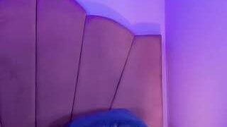 Hot valeriaaguilar on Camsoda Live Now!