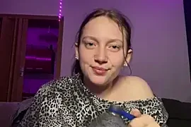 Watch YoungLisaa18 on Stripchat live webcam