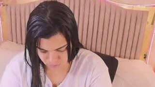 Sexy kismett-aziz on Camsoda Live Now!