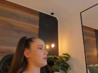 Sexy sophia-martinezz on Camsoda Live Now!