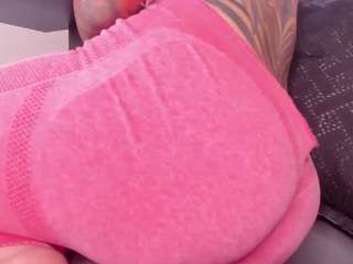 Sexy thebigpam on Camsoda Live Now!