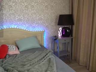 Spicy crystalblissi on Camsoda Live Now!