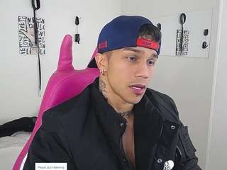 🔥 Sexy leonardprice1 on Camsoda Live Now!