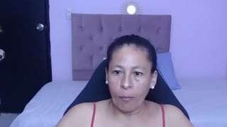 Hot martina-miilf on Camsoda Live Now!