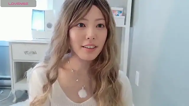 Nana_with — live cam on Stripchat