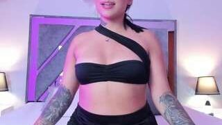 Sexy emmywilliams on Camsoda Live Now!