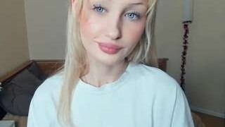 Sexy olivagarfinkel on Camsoda Live Now!