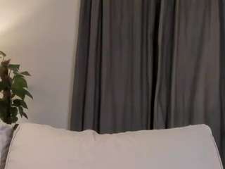 Sexy salomebeauty69 on Camsoda Live Now!