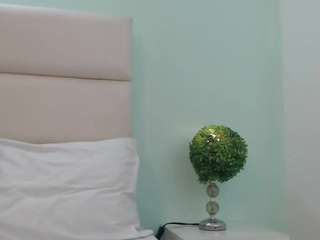 Sexy scalrte-levis on Camsoda Live Now!