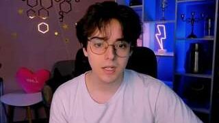 Spicy martin-neil on Camsoda Live Now!