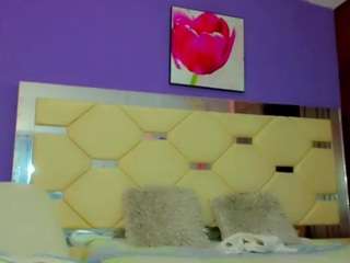 Spicy zafaerahot on Camsoda Live Now!