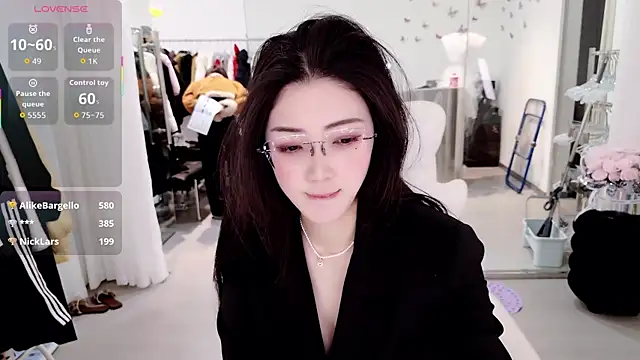 Yangyang-777 from Stripchat — live nude webcam chat