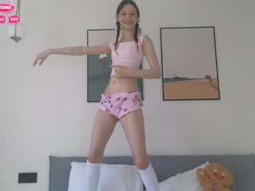 🔥 Hot DELORA on Chaturbate Live Now!
