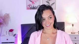 🔥 Hot julietalombardi on Camsoda Live Now!