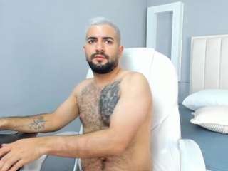 🔥 Hot tonylatino on Camsoda Live Now!