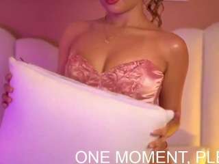 Hot alison-collins on Camsoda Live Now!