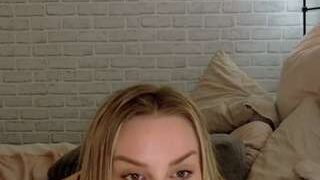Hot briehunter on Camsoda Live Now!