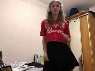 Hot otilialingerfelter on Camsoda Live Now!