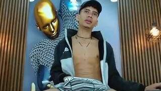 Hot skinny-cute-alyer on Camsoda Live Now!