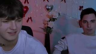 Hot travis-wolf on Camsoda Live Now!