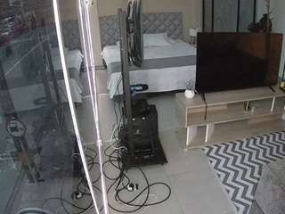 Hot voyeurcam-jb-dining on Camsoda Live Now!