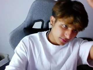 Sexy dannyfans7 on Camsoda Live Now!