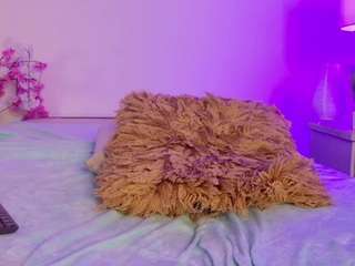 Sexy dark-angel77 on Camsoda Live Now!
